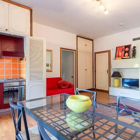 Plaza Cheery Apartment